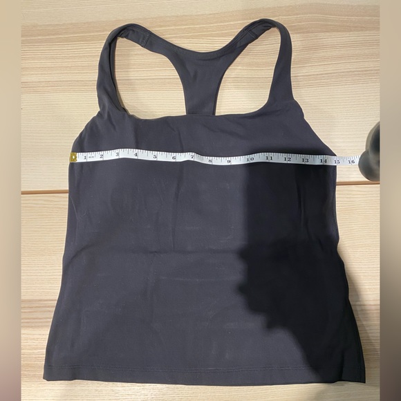 ❌ SOLD ❌ ATHLETA TRANSCEND SCOOP BUILT-IN BRA TANK A-C, Size M, Black (NWT) - Picture 4 of 16